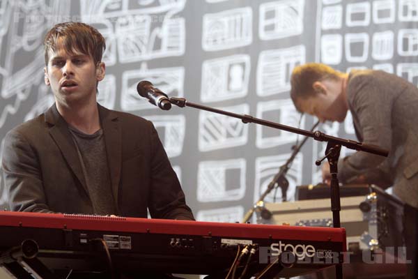 FOSTER THE PEOPLE - 2012-08-26 - SAINT CLOUD - Domaine National - Scene de la Cascade - 